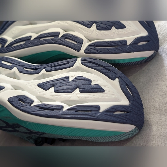 Women's Asics Superblast Size 7.5 - Picture 16 of 16